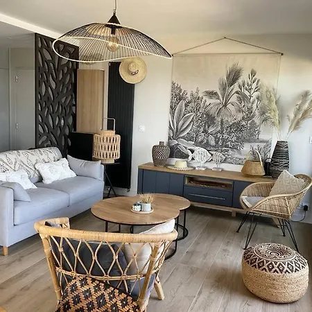 Vue Et Les Minimes * La Rochelle (Charente-Maritime)