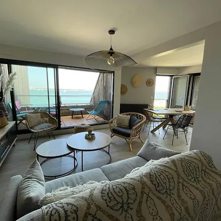 Vue Et Les Minimes * La Rochelle (Charente-Maritime)